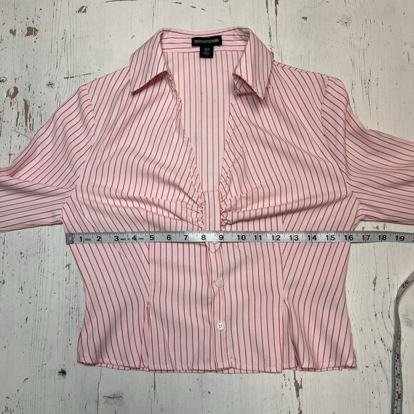 Pretty Little Thing Shirt Button Up 6 Pink Burgandy Crop Pinstripe Fitted Y2K - Picture 8 of 13